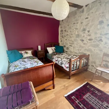 Villa Beautifully Restored Lunac