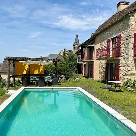 Villa Beautifully Restored Lunac