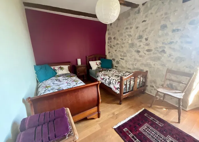 Villa Beautifully Restored Lunac