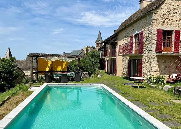 Villa Beautifully Restored Lunac